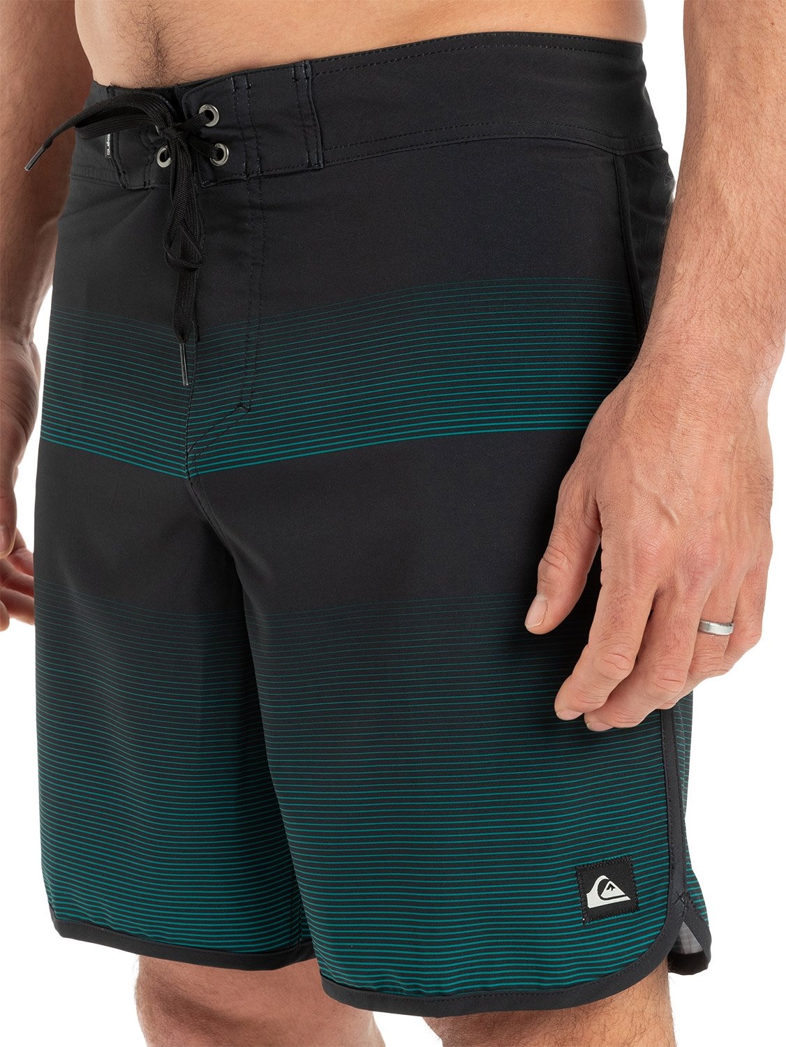 Quiksilver Men's Surfsilk Scallop 18" Boardshort