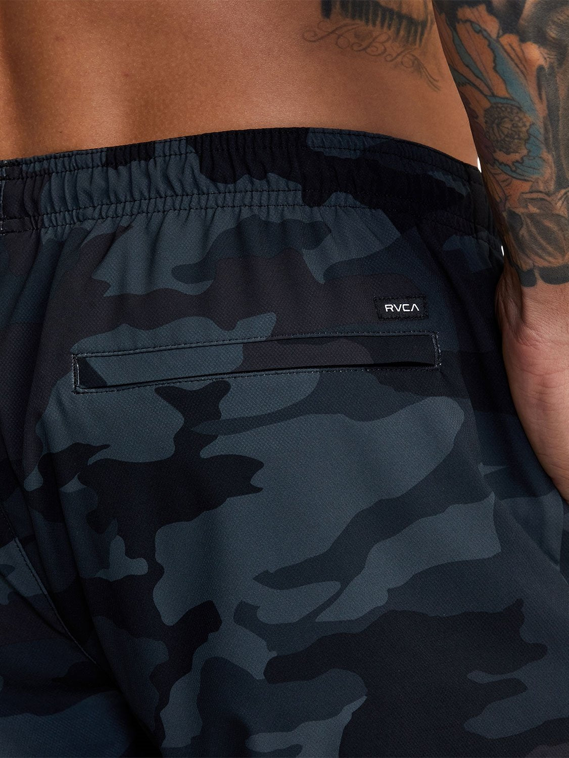 RVCA Men's Yogger Stretch 17" Walkshort