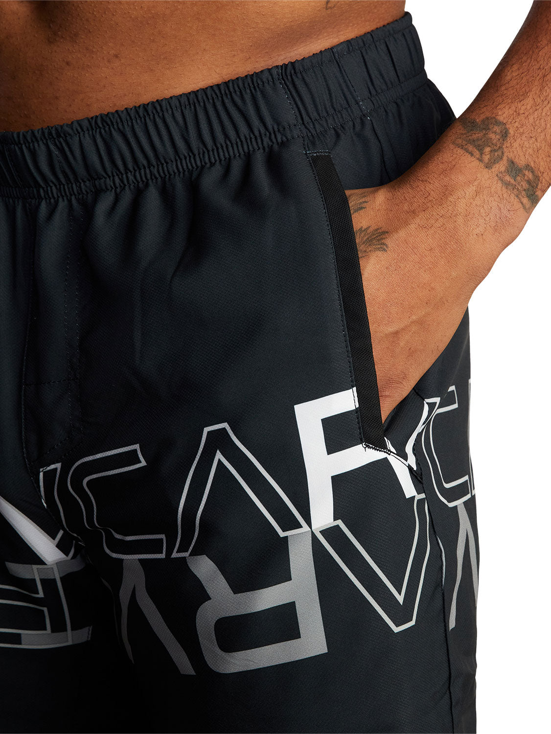 RVCA Men's Yogger IV 17" Walkshort