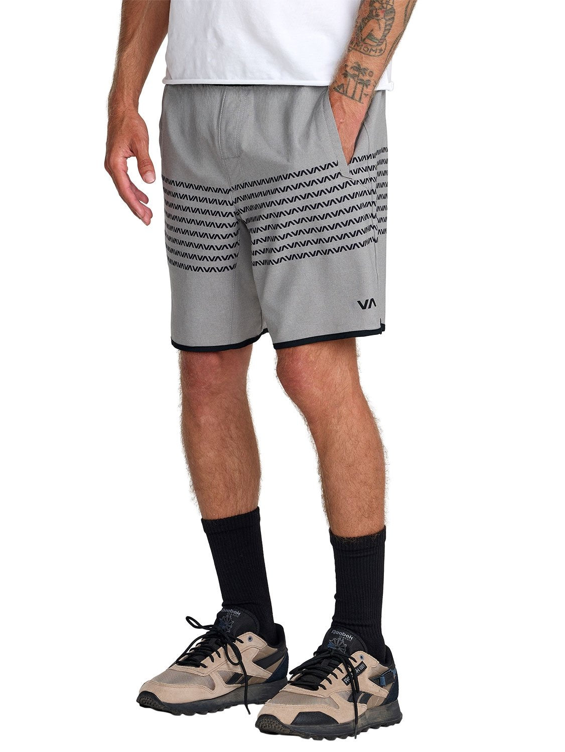 RVCA Men's Yogger Stretch Contrast 17" Walkshort