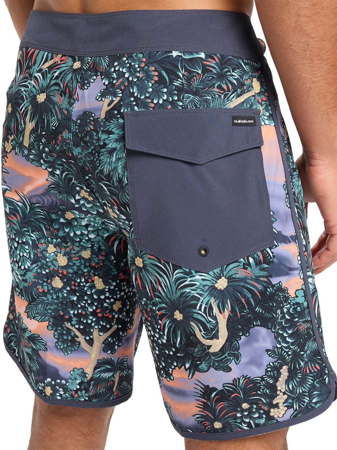 Quiksilver Mens Surfsilk Scallop 18" Boardshort