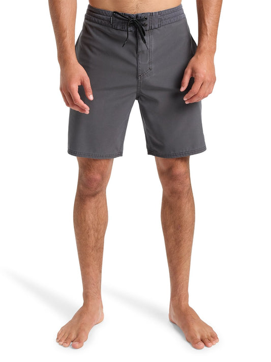 Quiksilver Mens Surfsilk Street Trunk 18" Boardshort