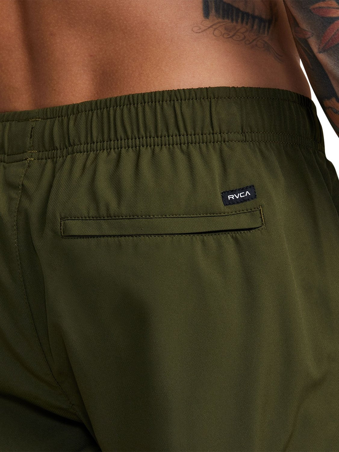 YOGGER IV SHORT 17 - Olive (OLV)